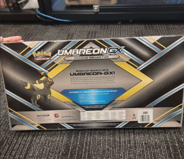 Umbreon GX Premium Collection (Damaged Box)
