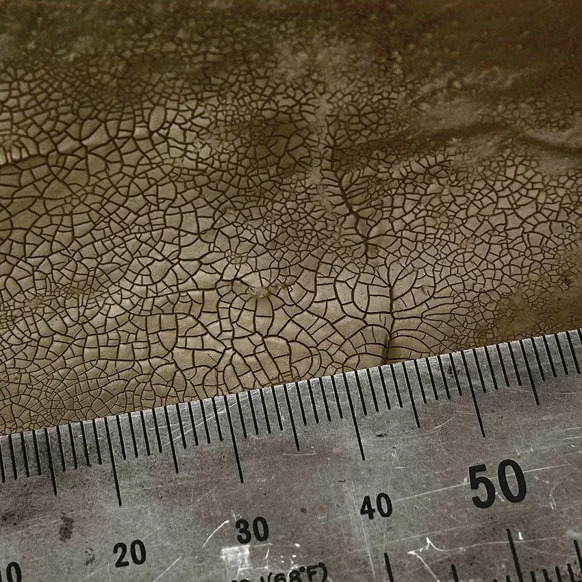 AK Interactive Dark & Dry Crackle Effects – 100ml Diorama Texture Paint